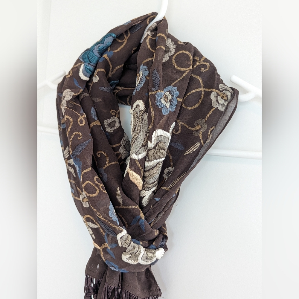 (BNIB): MOSCHINO SILK SCARF / FOULARD